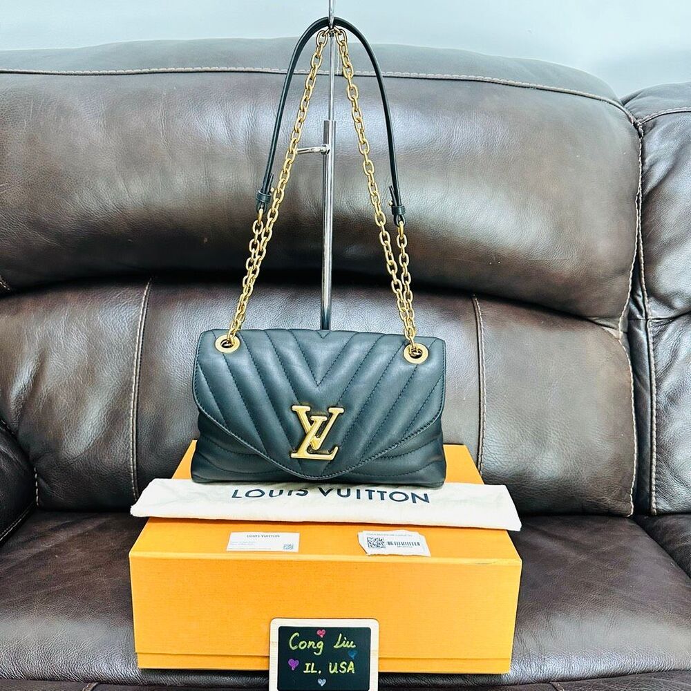 Louis Vuitton New Wave Chain Bag Noir